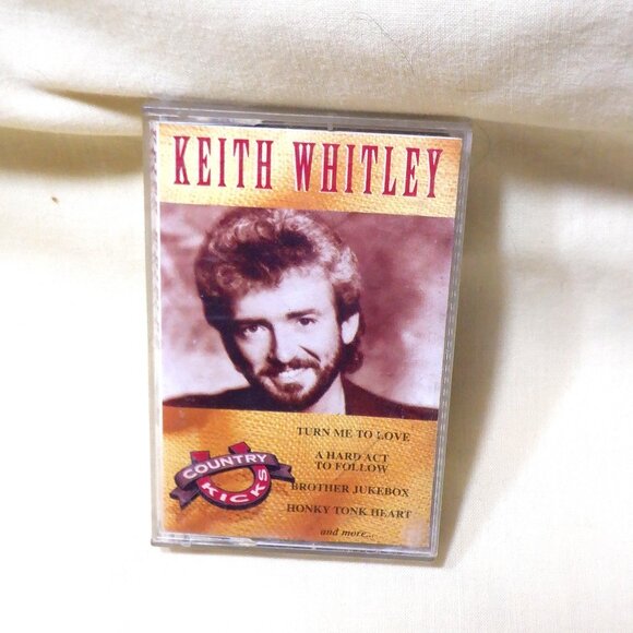~ Cassette ~~~ KEITH WHITLEY ~~~ Country Kicks - Picture 1 of 1